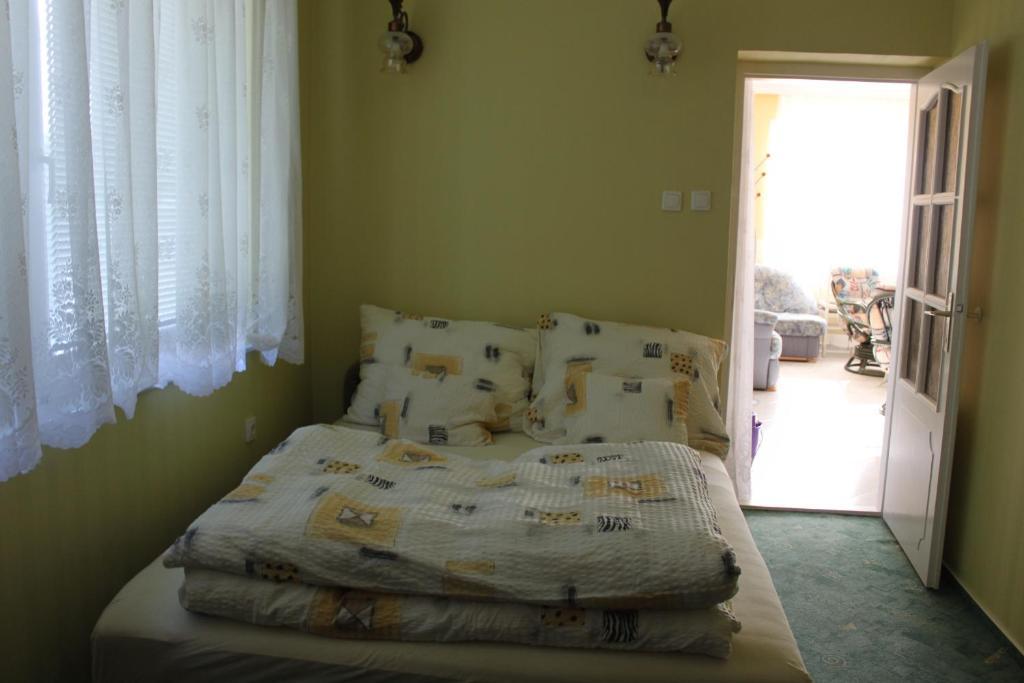 Orwa Apartmanok - Cedrus Koez Zalakaros Bilik gambar