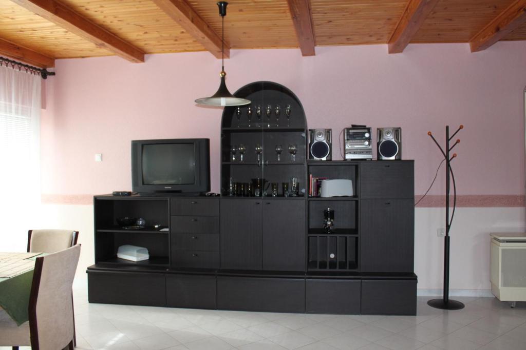 Orwa Apartmanok - Cedrus Koez Zalakaros Bilik gambar