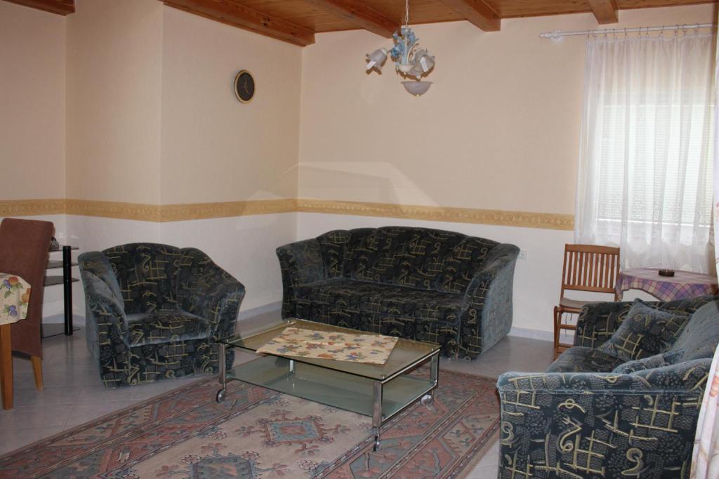 Orwa Apartmanok - Cedrus Koez Zalakaros Bilik gambar