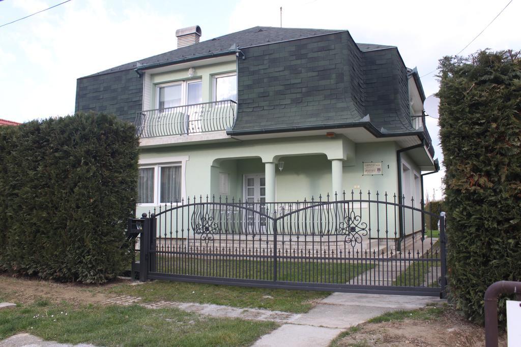 Orwa Apartmanok - Cedrus Koez Zalakaros Luaran gambar